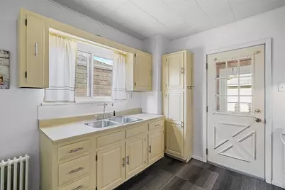 404 1/2 Franklin Ave, Vandergrift, PA 15690 - Photo 11