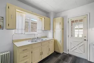 404 1/2 Franklin Ave, Vandergrift, PA 15690 - Photo 11