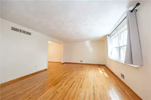 102 Huntingdon Dr, Pittsburgh, PA 15235 - Photo 3