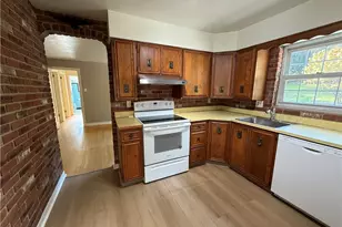 2251 Montgomery Rd, Pittsburgh, PA 15143 - Photo 9