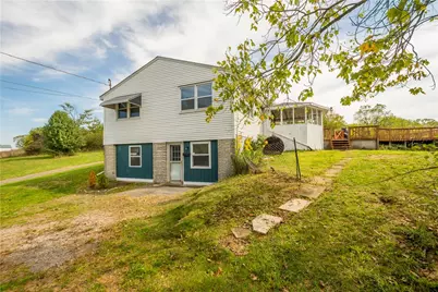 10 Fieldcrest Dr, Robinson Twp, PA 15057 - Photo 1