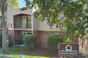 605 Calais Dr, Pittsburgh, PA 15237 - Photo 1