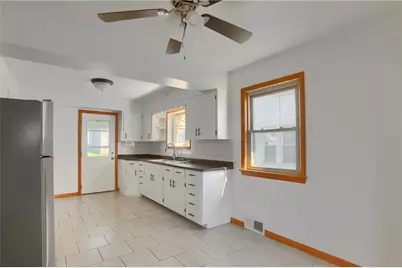 412 Orchard Ave, Ellwood City, PA 16117 - Photo 15