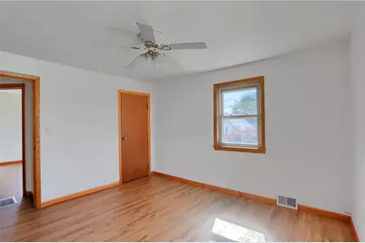 412 Orchard Ave, Ellwood City, PA 16117 - Photo 25