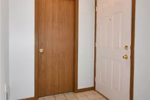 1465 Greenbriar Ct, South Park, PA 15129 - Photo 7