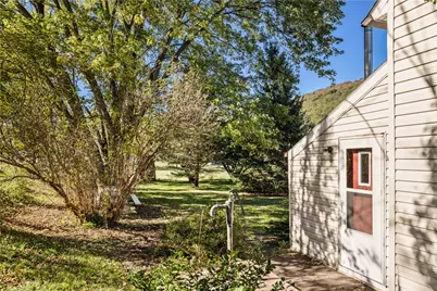 154 Findley St, New Beaver Boro, PA 15553 - Photo 21