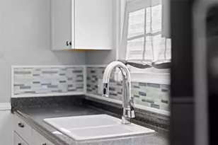 4 Pioneer Ave, Ross Twp, PA 15229 - Photo 11