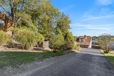 4 Pioneer Ave, Ross Twp, PA 15229 - Photo 5