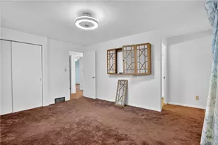 131 Castle Dr, Pittsburgh, PA 15235 - Photo 17