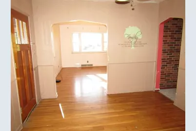 328 Commonwealth Ave, West Mifflin, PA 15122 - Photo 9