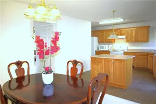 1305 Michael Dr, Pittsburgh, PA 15227 - Photo 9