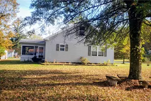 113 Ross Rd, Ligonier Township, PA 15658 - Photo 3