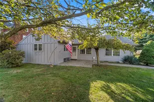 570 S 7th St, Sharpsville, PA 16150 - Photo 1