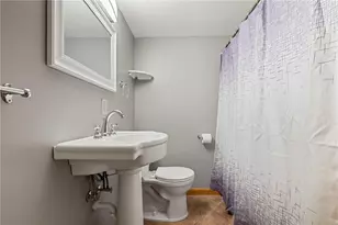 570 S 7th St, Sharpsville, PA 16150 - Photo 17