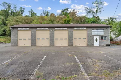 972 Cochran Mill Rd, South Park, PA 15236 - Photo 1