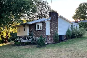 20 Colonial Dr, Franklin Township, PA 15370 - Photo 1