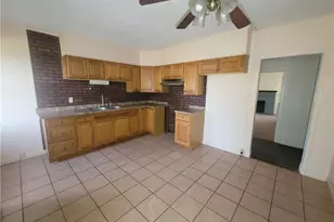 608 E Crawford Ave, Connellsville, PA 15425 - Photo 3