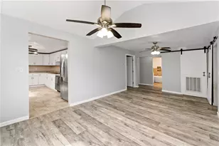 255 Broadlawn Dr, Elizabeth Twp/Boro, PA 15037 - Photo 9