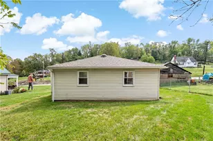 255 Broadlawn Dr, Elizabeth Twp/Boro, PA 15037 - Photo 27