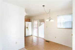 1079 Catherine Dr, Conway, PA 15027 - Photo 9