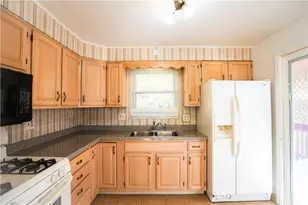 1079 Catherine Dr, Conway, PA 15027 - Photo 7