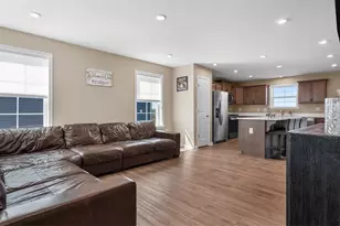 906 Bideford Dr, South Park, PA 15129 - Photo 5