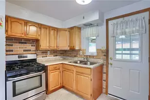 120 High St, Robinson Twp, PA 15057 - Photo 3