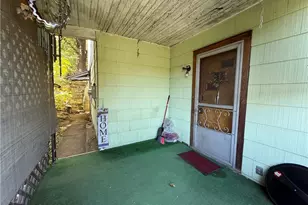 226 Ridge Ave, Applewold Boro, PA 16201 - Photo 7