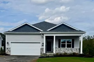 333 Gleneagles Dr, Center Township, PA 16001 - Photo 1