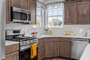 105 Independence Dr, Jefferson Township, PA 16023 - Photo 11