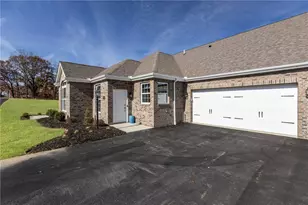 105 Independence Dr, Jefferson Township, PA 16023 - Photo 5