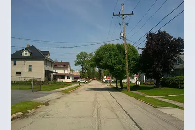 152 E Garrett St, Somerset Township, PA 15501 - Photo 5