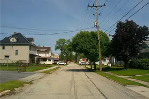 152 E Garrett St, Somerset Township, PA 15501 - Photo 5