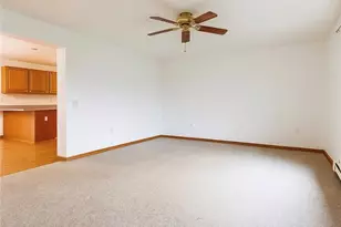 7 Staffordshire Dr, Pine Township, PA 16127 - Photo 3