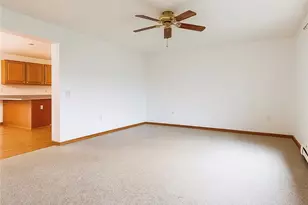 7 Staffordshire Dr, Pine Township, PA 16127 - Photo 3