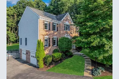 2400 Willow Oak Dr, Hampton, PA 15101 - Photo 1