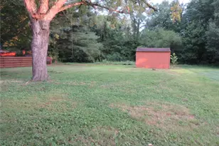 120 Colonial Dr, Franklin Township, PA 15370 - Photo 3