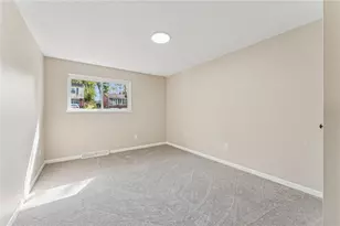 210 Parkedge Rd, Green Tree, PA 15220 - Photo 25