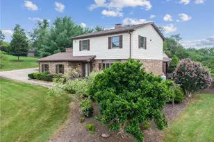 35 Blueberry Ln, Cecil, PA 15321 - Photo 3