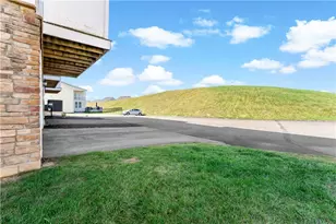 1021 Coldstream Dr, Cecil, PA 15317 - Photo 35