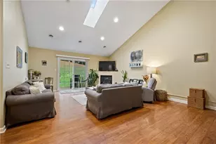 1009 Trail Side Ct, Penn Twp, PA 15644 - Photo 7