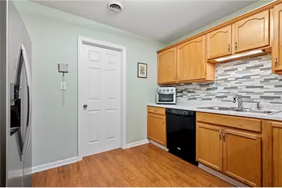 1009 Trail Side Ct, Penn Twp, PA 15644 - Photo 5