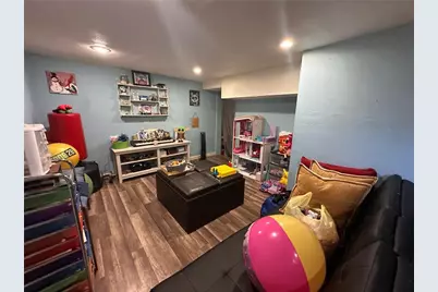 1017 Pennsylvania Ave, Clairton, PA 15025 - Photo 11