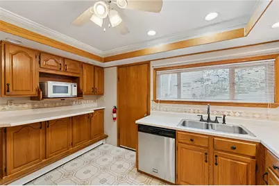 28 Gregory St, Pittsburgh, PA 15203 - Photo 13