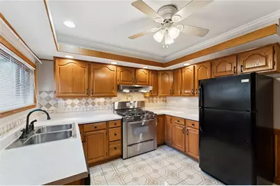 28 Gregory St, Pittsburgh, PA 15203 - Photo 11