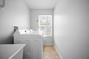 8057 Maureen Dr, Cranberry Township, PA 16066 - Photo 17