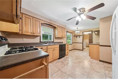 9261 Douglas Fir Dr, Pittsburgh, PA 15239 - Photo 7