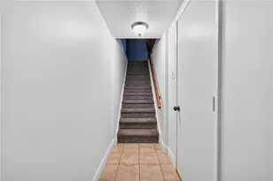 179 Cranbrooke Dr, Findlay Township, PA 15108 - Photo 7