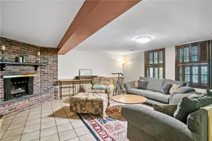 4859 Emblem Dr S, Pittsburgh, PA 15236 - Photo 15