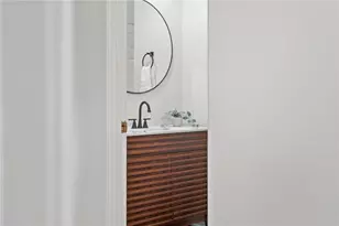 4859 Emblem Dr S, Pittsburgh, PA 15236 - Photo 9